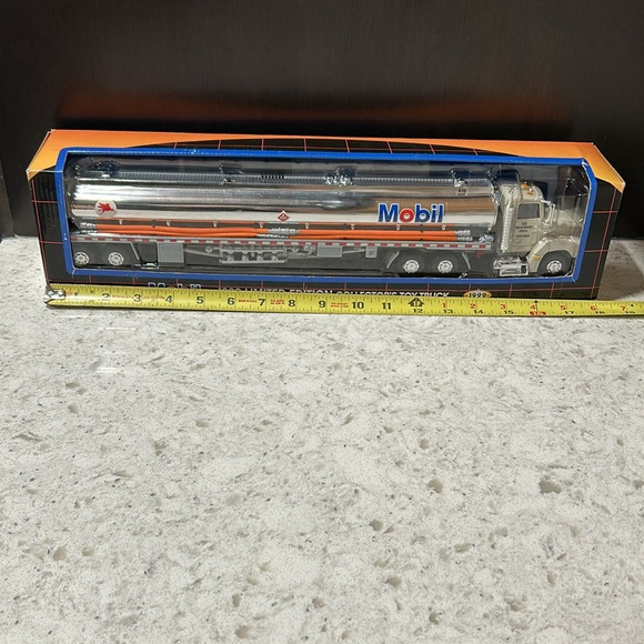 Mobil 1999 Limited Edition Collectors Toy Tanker Truck.  Authentic Engine Sounds - Picture 8 of 13